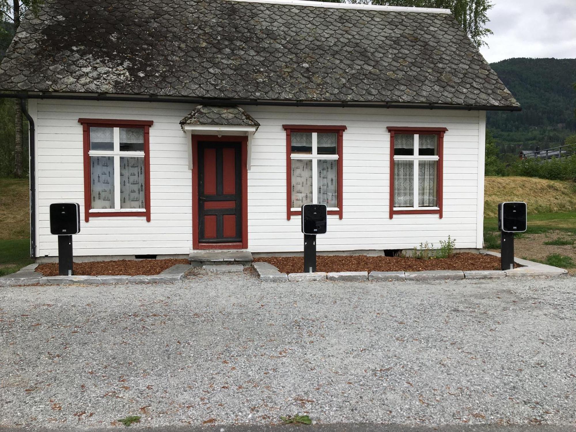 Innvik Fjordhotell Exterior foto